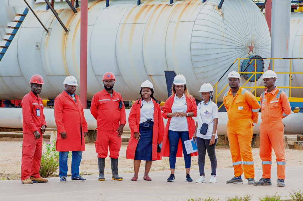 Équipe AS Building sur site pétrolier